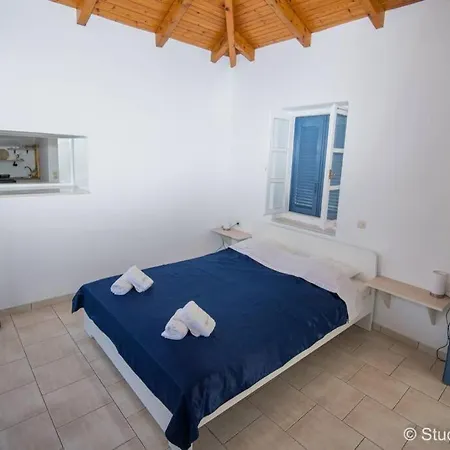 Gerani 2 Apartment *
